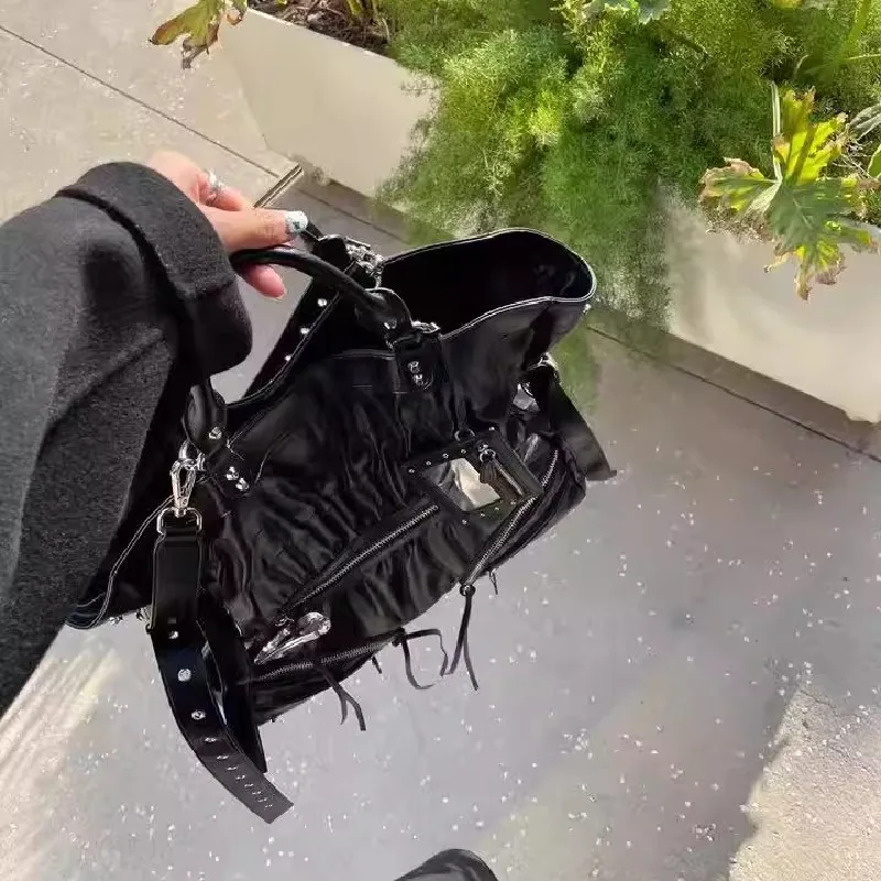 Women's Y2k Studded Punk Vintage Shoulder Purse PU Leather Gothic Rivet Handbag Waist Bag Luxury Underarm Bags with Spikes