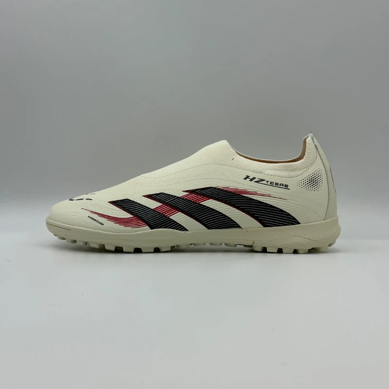 الرجال المهنية ملعب كرة القدم الأحذية العشب مباراة...