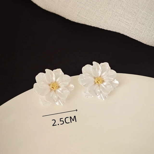 Big White Camellia Flower Stud Earring for Women Girls French Retro Elegant Korean Sweet Resin Ear Wedding Party Jewelry Gift