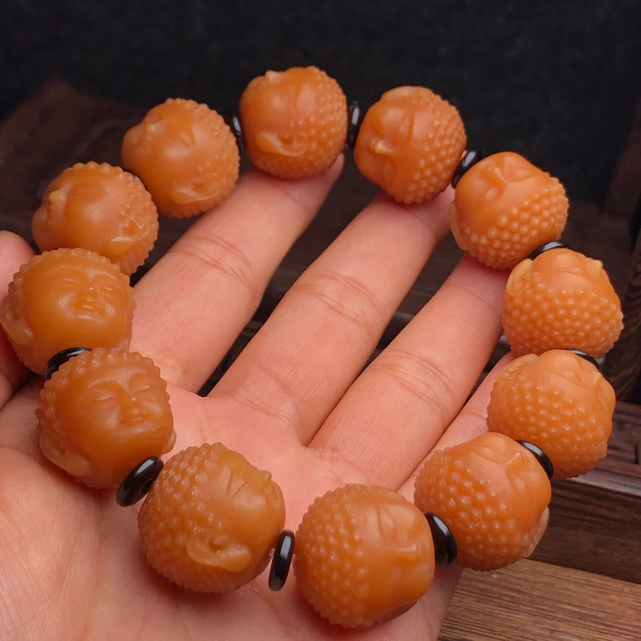 Weathered Bodhi Root Carving Baby Buddha Hand String Yellow Bodhi Root Carving Baby Buddha Maschio E Femmina Bodhi Art Play