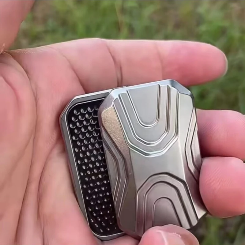 MAGNUS King Crab Titanium slider フィジェットイ KingCrab™ - 3-Click Titanium Slider – Magnus Store