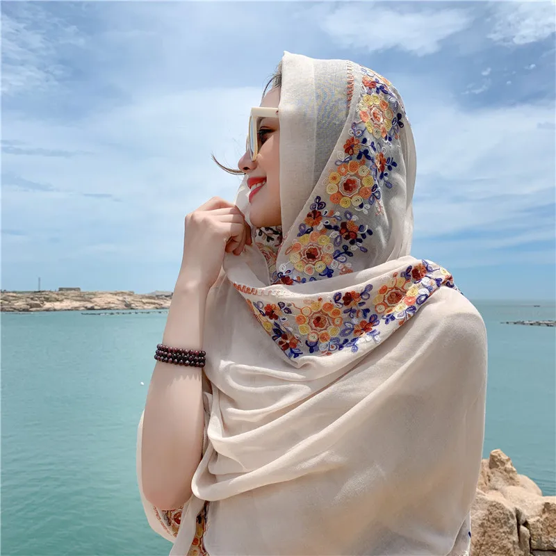 Four Seasons Muslim Women's Headscarf Shawl Scarf Embroidery Fashion Outdoor Sun Protection Travel And Wind Protection Bandanas