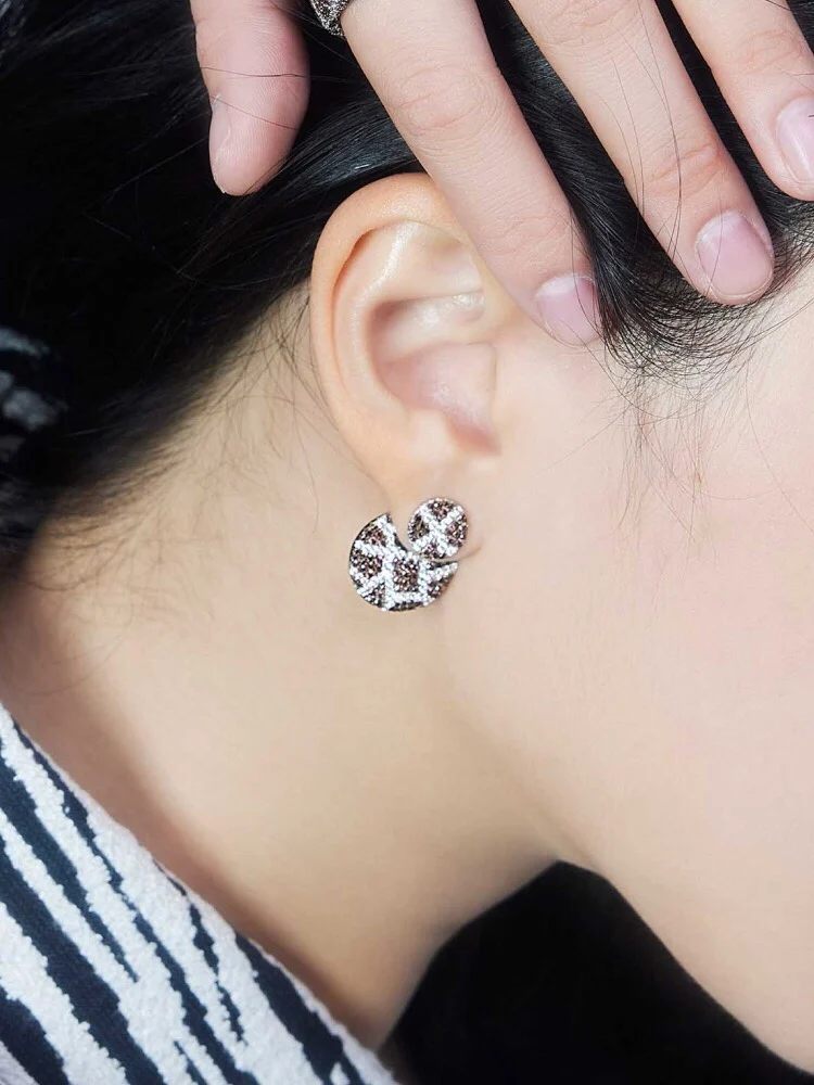 

Giraffe Earrings with Personalized Design Sense Earrings