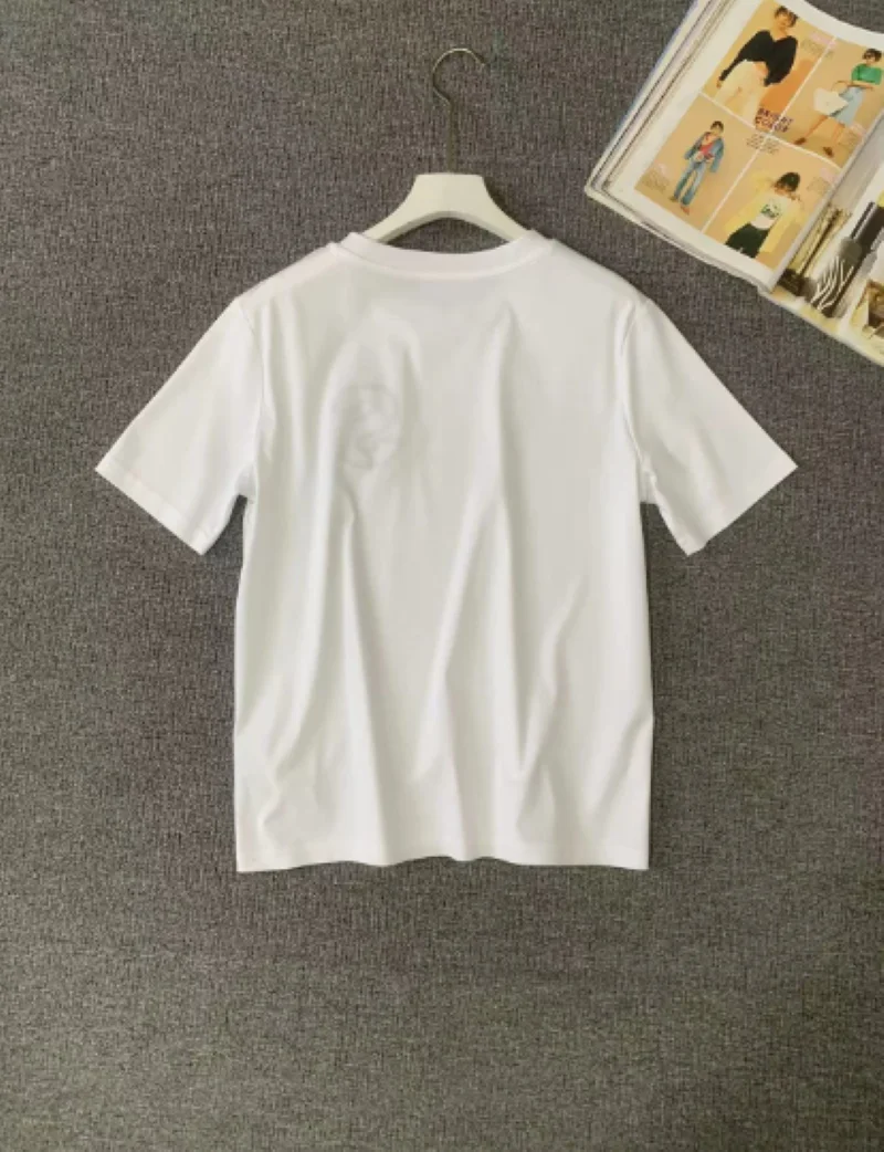 

Женская футболка с коротким рукавом и круглым вырезом