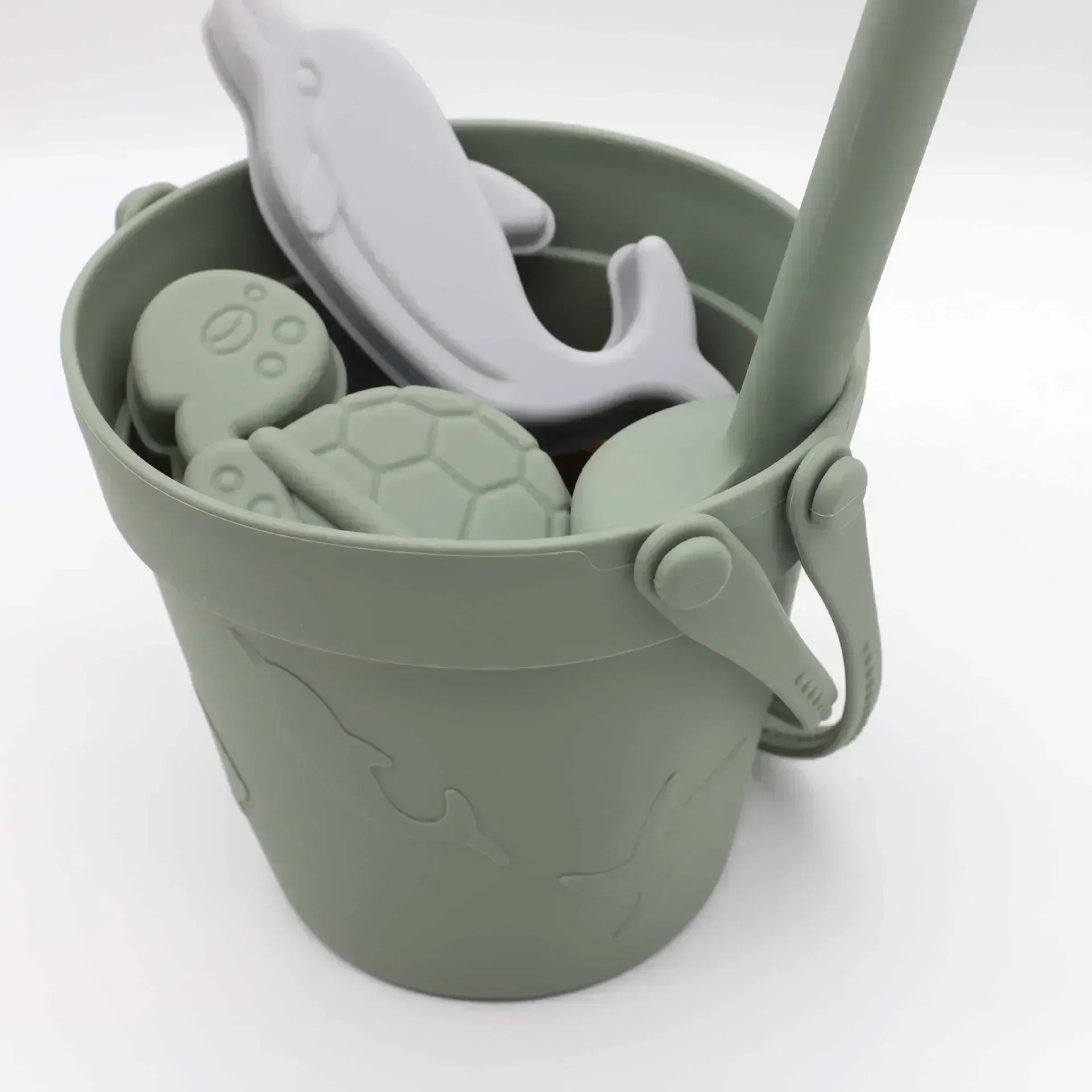 Silicone beach toy set Beach bucket childrentoy shovel series portable bucket playing with water and digging sand by parents. 3