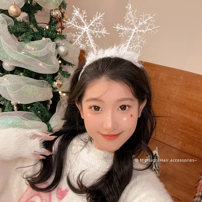 Рисунок 3 - Головной убор в виде снежинки