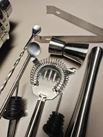 UPORS Stainless Steel Cocktail Shaker Mixer Wine Martini Boston Shaker For Bartender Drink Party Bar Tools 550ML/750ML 4