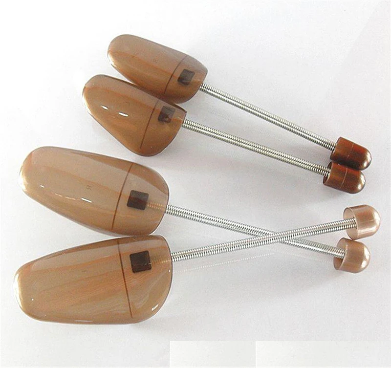 1 pair Shoes Stretcher Plastic Shoe Tree Shaper Rack Boot Stretcher Keeper Adjustable Size for Man Women zapatos de hombre Brown