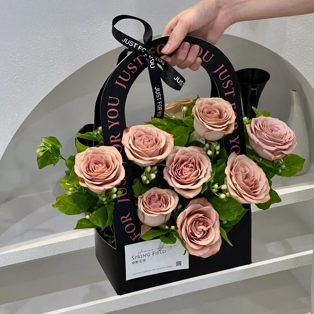 Valentine's Day Hollow Folding Handheld Flower Basket Simple Flower Box Paper Handbag Mother's Day Gift Arrangement Box flower basket