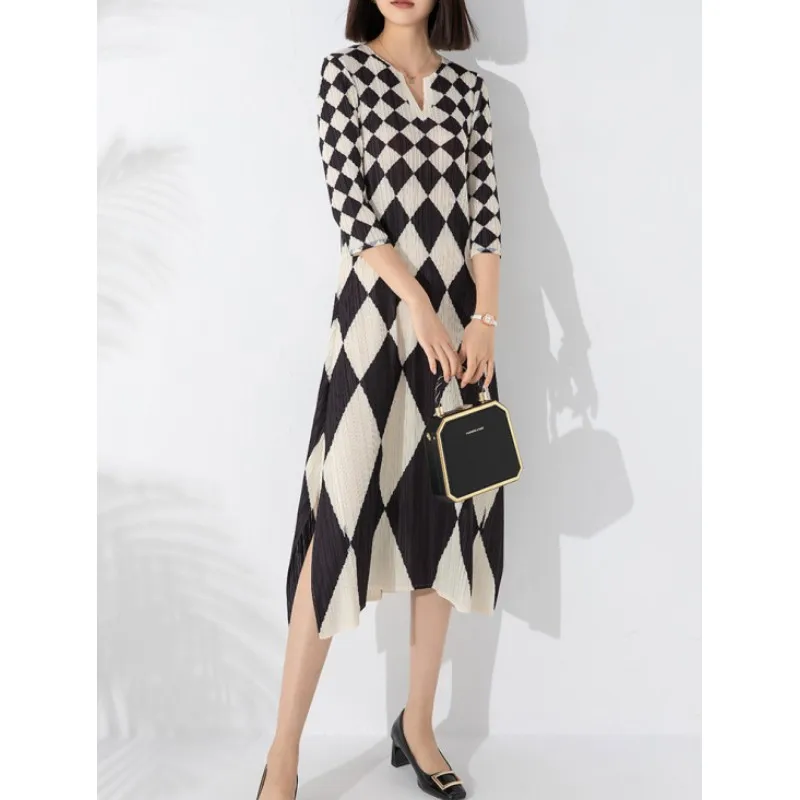 

2023 Fashion loose plaid print irregular high waist pleated dress