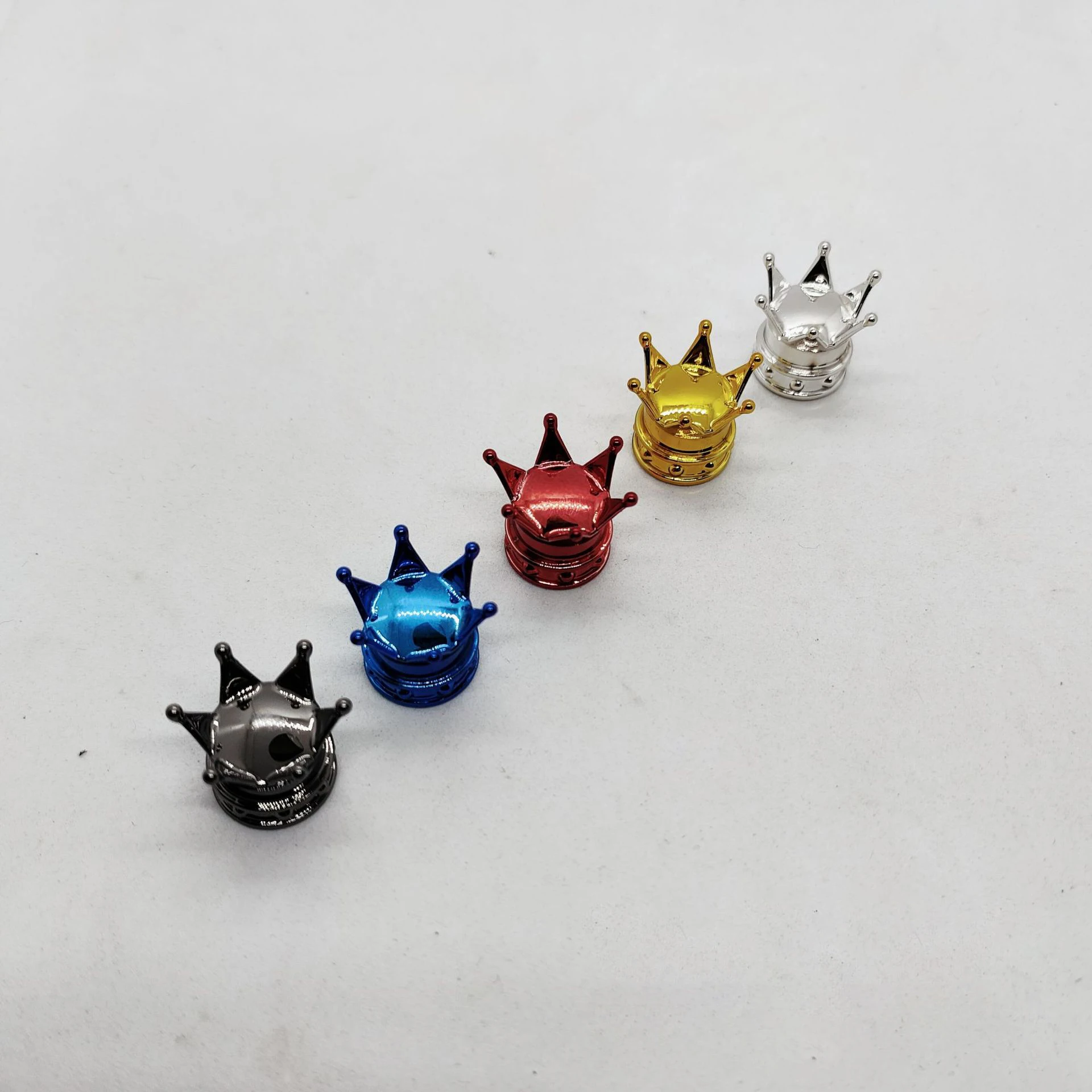 4 PCS Universal Crown Car Wheel Tire Valve Caps Tyre Rim Stem Covers Airdust Waterproof tire valve caps tire valve cap tire stem cover for Car Motorcycle Bling Accessories