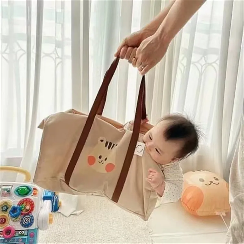 Large Maternity Bag for Baby Diaper Maternal Mommy Bag Bear Kindergarten Quilt Storage Bag Large-capacity Mom Travel Luggage Bag 2