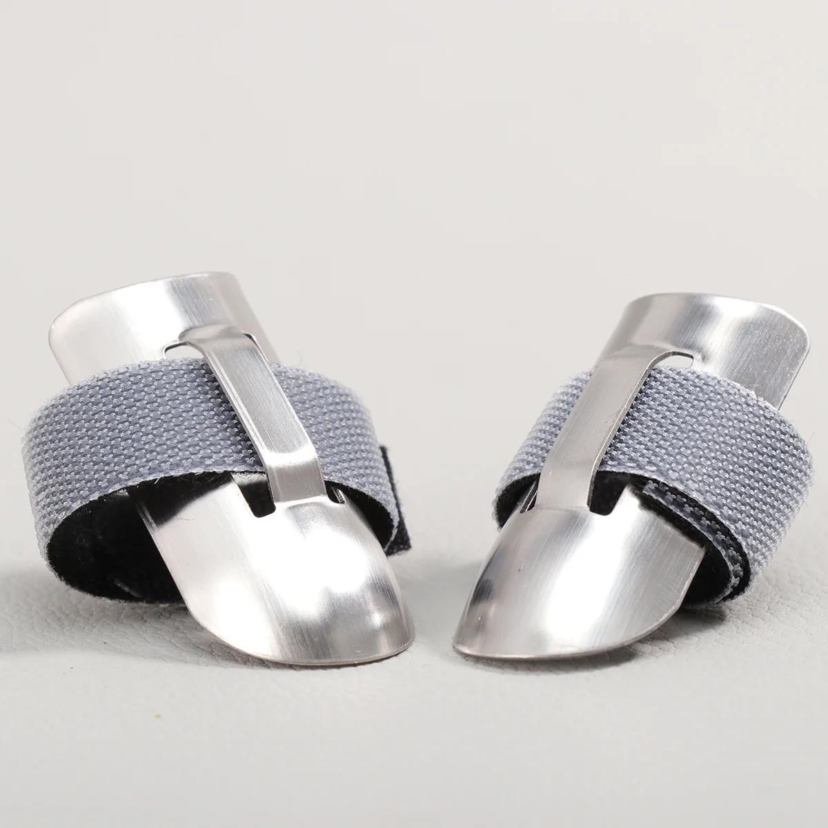 Finger Protector Guard Stainless Steel Adjustable Nail Cover Cutting Dicing Peeling Nut Sheller Kitchen Tools Dining 2Pcs