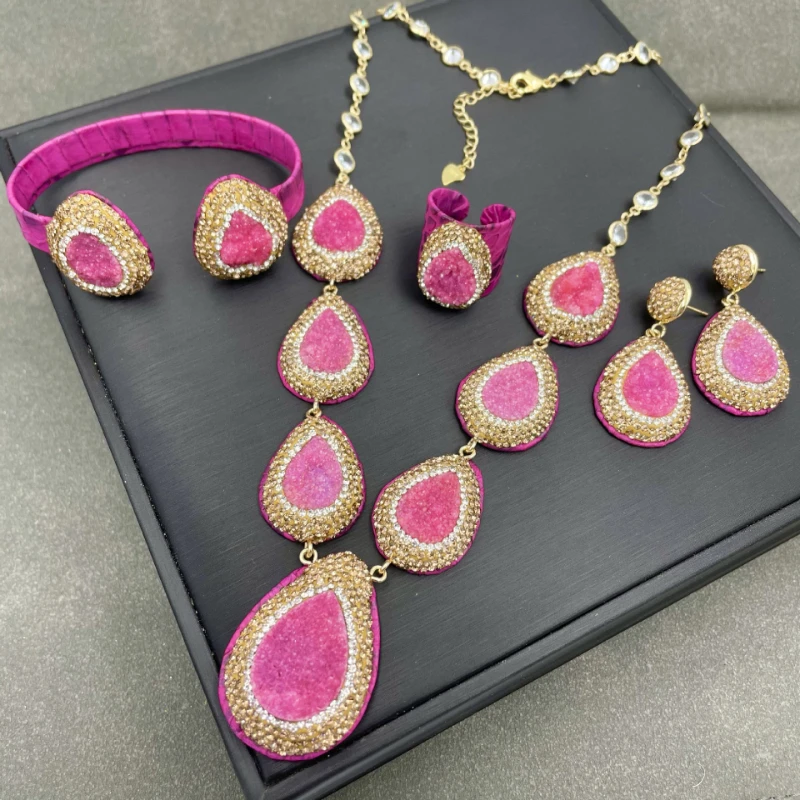 

Natural Baroque freshwater pearl necklace set high-end luxury micro-inlaid rhinestone Gothic jewelry women's weddingaccessories