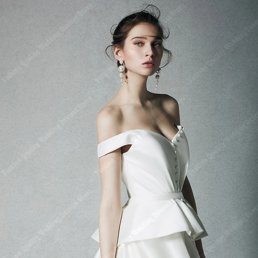 Рисунок 4 - Женское блестящее атласное платье It's yiiya