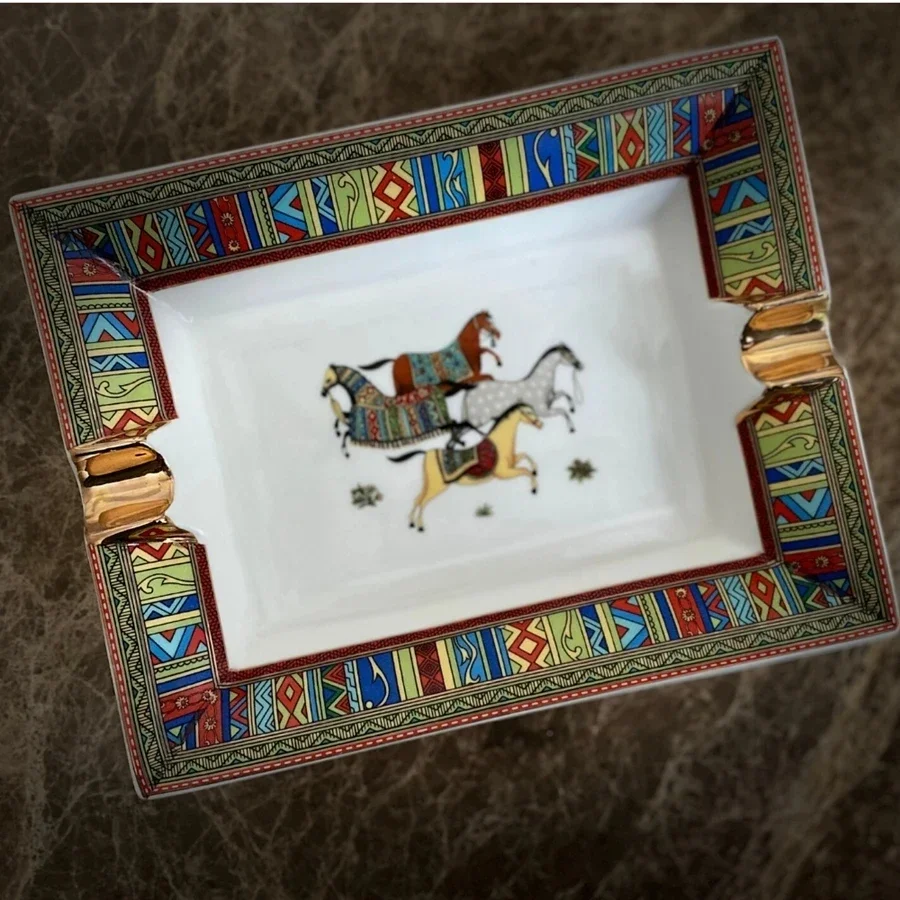Ceramic Ashtray Handmade Horse Pattern For Cigarettes