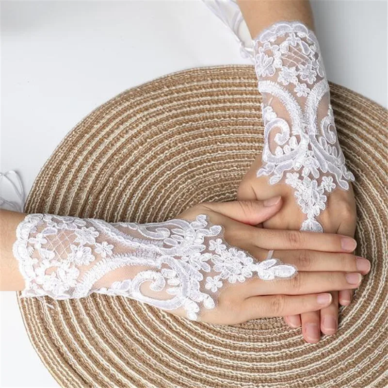 

1 Pair White Black Short Gloves Wedding Fingerless Flower Mittens Bridal Lace Sexy Gloves Party Accessories High Quality