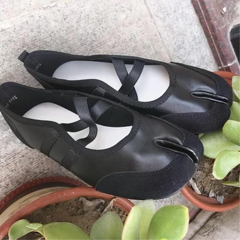 Cross Strap Tabi Flat Shoes Women Casual Fashion Design Mary Jane Shoes Slip-on Split Toe Ballet Shoes 2025 Summer Elegant New