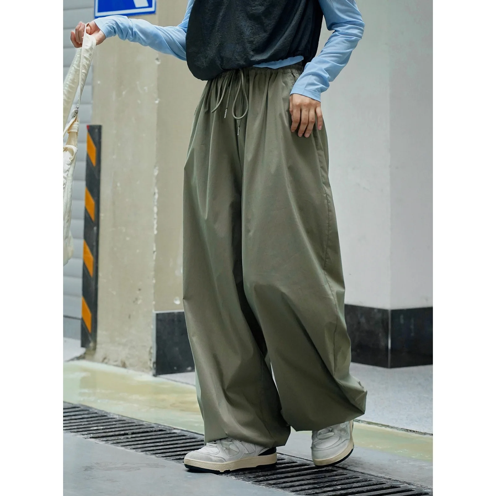 

SuperAen Autumn New Japan Style Outdoor Wide-leg Casual Pants Elastic Loose Long Pants for Women