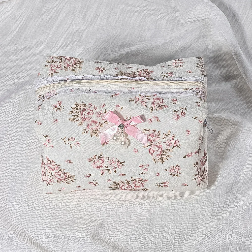 Elegant White Lace Makeup Bag, Quilted Bridal Cosmetic Pouch with Floral Embroidery Bow, Women's Travel Toiletry Gift cosmetic