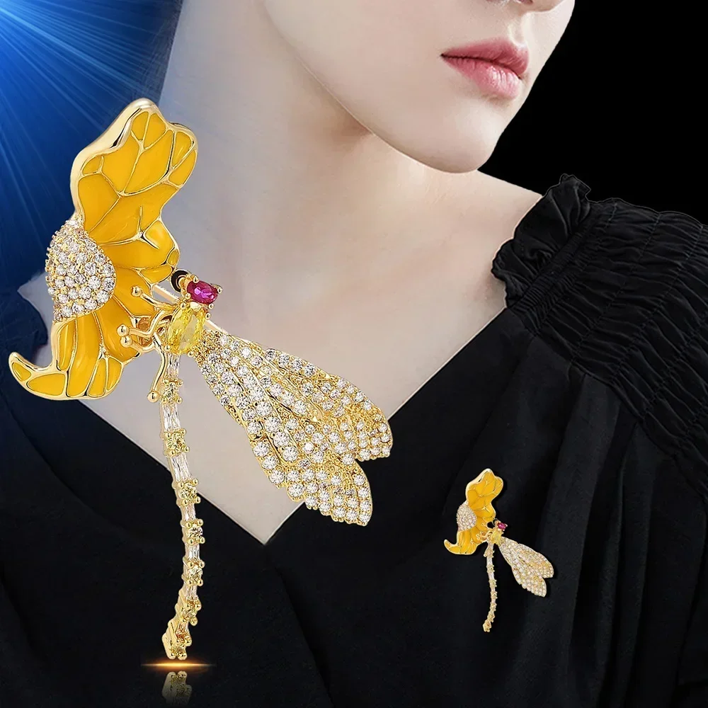

Personality Jewelry Enamel Dragonfly Standing Branch Lotus Leaf Brooch Zircon Flower Women Brooch Pins Fashion Accessories Gifts