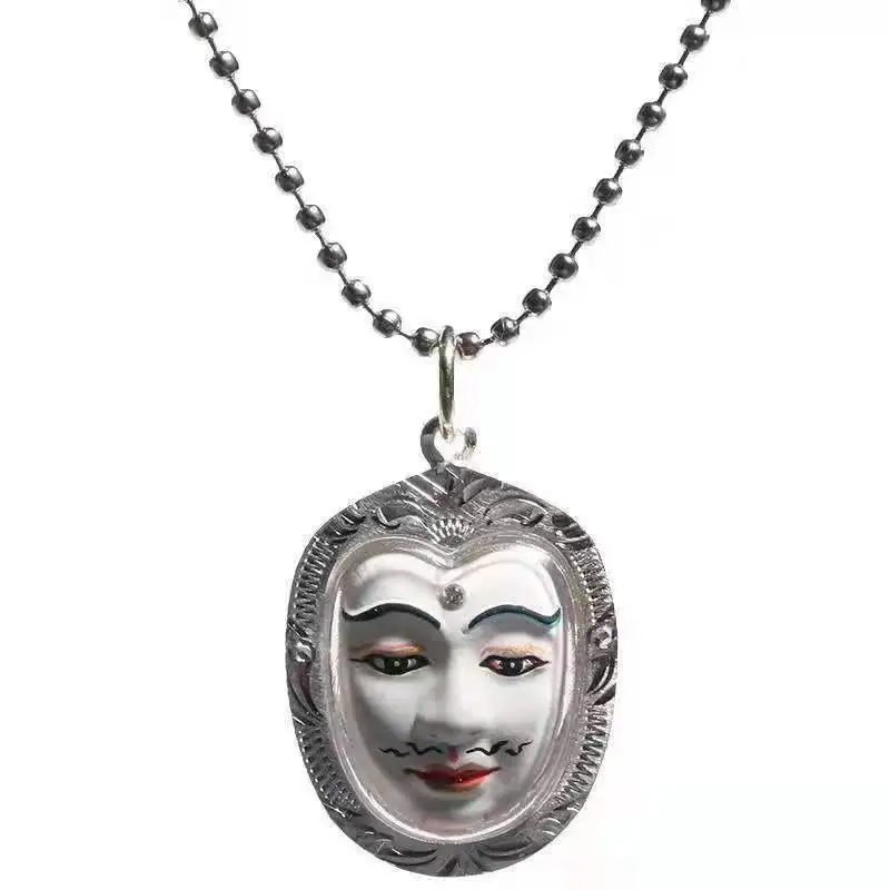 Vintage White Face Pendant Personalized Creative Fashion Pendant Unisex Long Sweater Chain Banquet Jewelry Accessories
