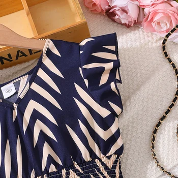 فستان بناتي كحلي مخطط بقصة آلين وخصر مزموم أنيق — صورة 5
