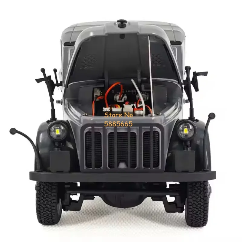 1/18 4WD 2To1 Combat Command Vehicle RC Truck Car Toy 2.4G All Terrain Off Road LED Lighting Sound Smoking Remote Control Truck 6