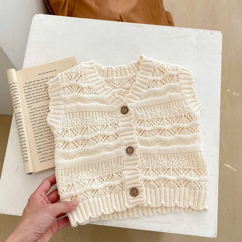 Autumn new 0-3 year old baby clothing for boys and girls, hundred tower hook flower V-neck knitted cardigan sweater vest jacket