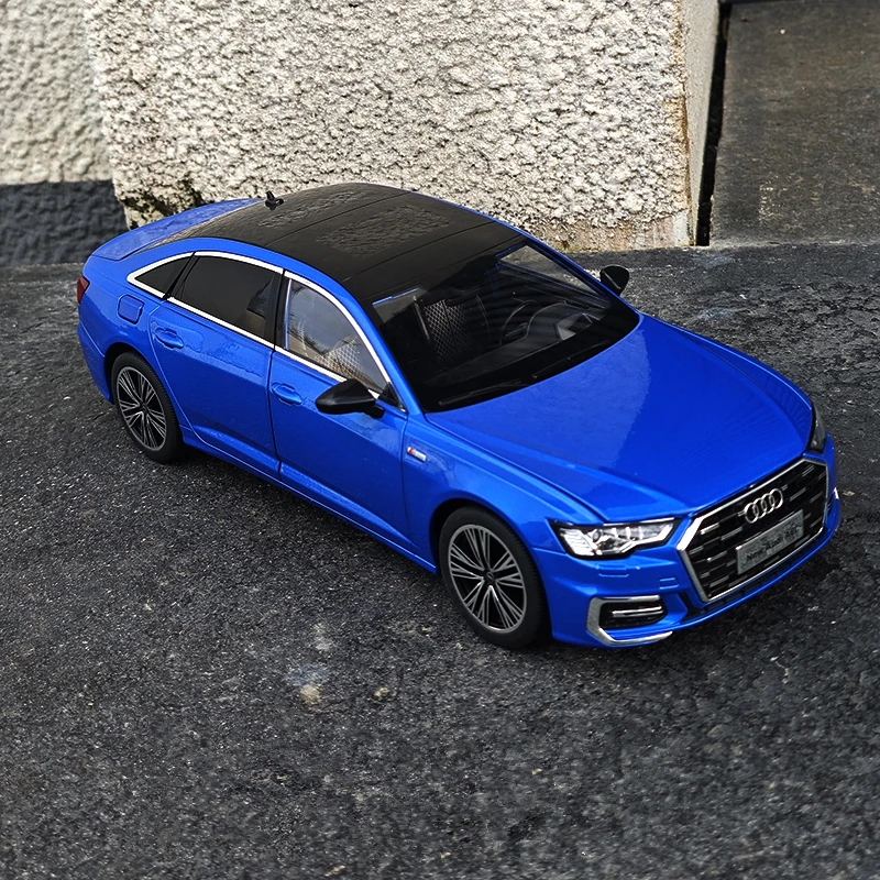 1:18 AUDI A6 Alloy Car Model Diecast & Toy Metal Vehicle Car Model