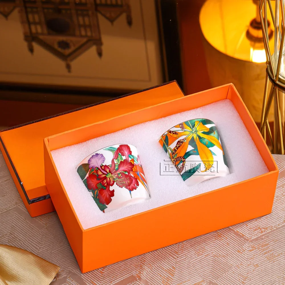 

2 Pcs Royal Style Ceramic Coffee Cup and Saucer Exquisite Tableware Set High-end Home Mug Luxury Phnom Penh Gift Porcelain