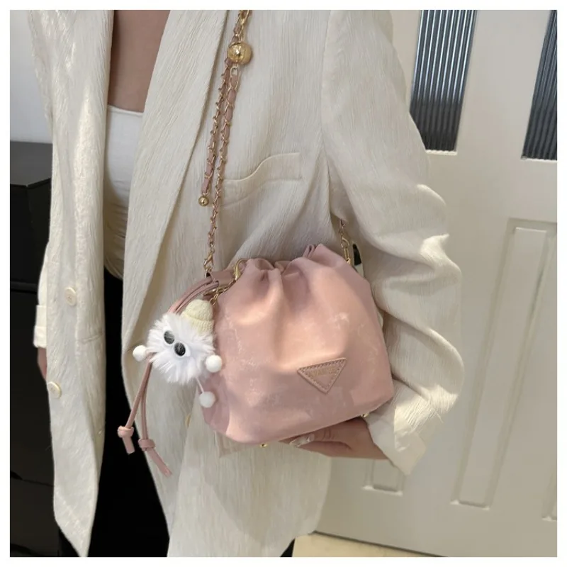 New Fashion Design Small Women's Chain Crossbody Shoulder Bag Small Popular Drawn Western Style Water Bucket Shoulder Bag