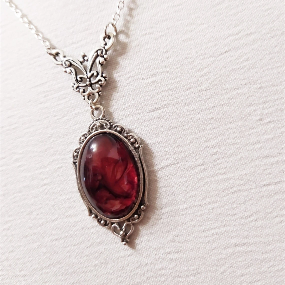 Women Jewelry Vintage Red Quartz Crystal Necklace Cameo Crystal Butterfly Pendant For Women Antique Silver Plated Fashion Jewelry