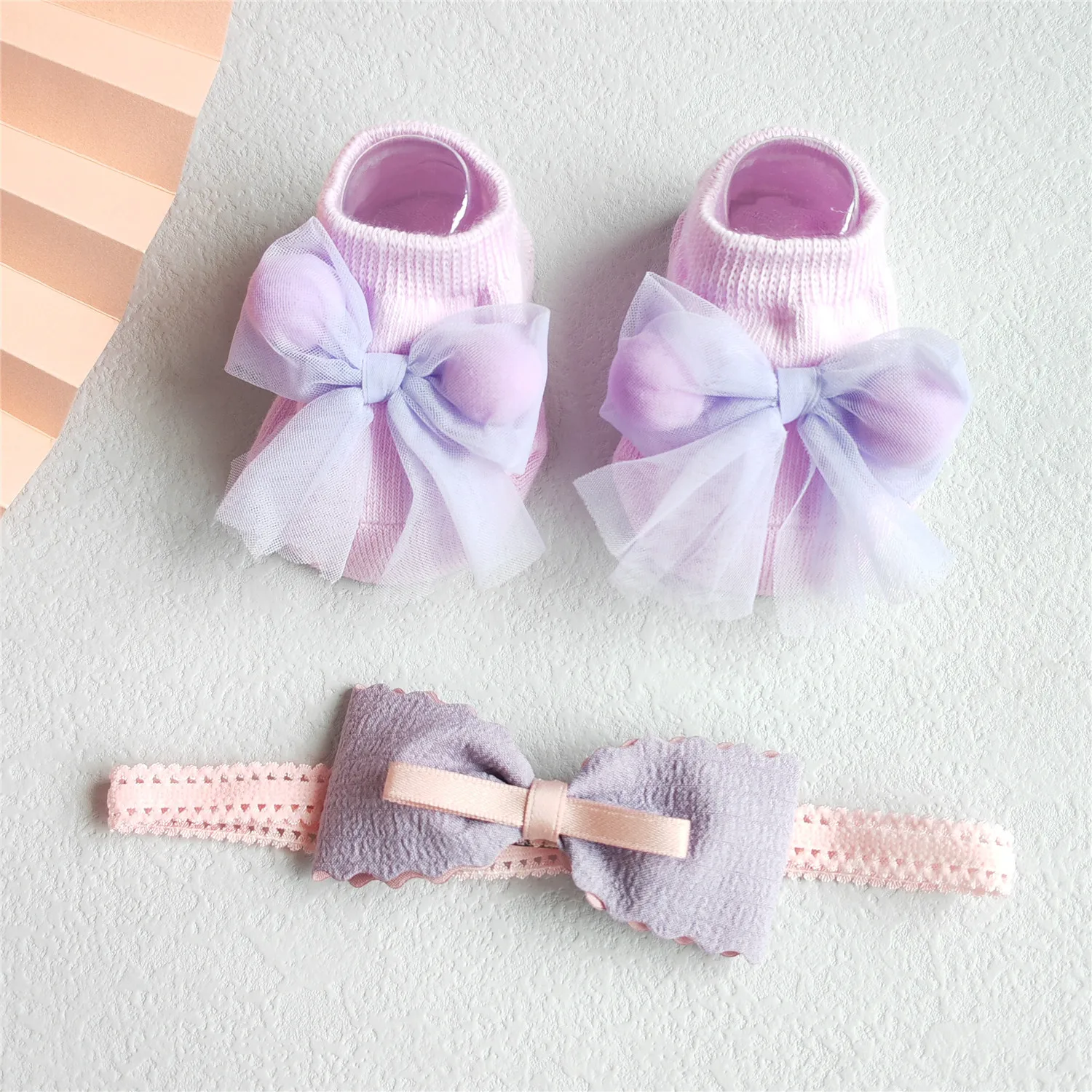 Ensemble 2 pièces bandeau et chaussettes pour bébé fille