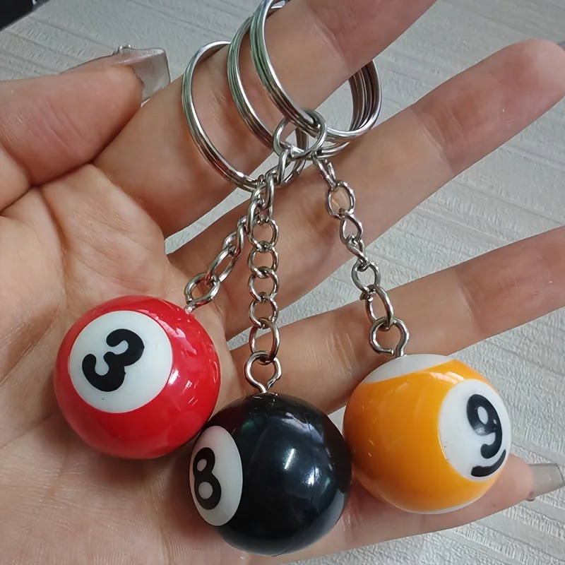 フローティングミニビリヤードボールキーホルダー - スポーティで安全