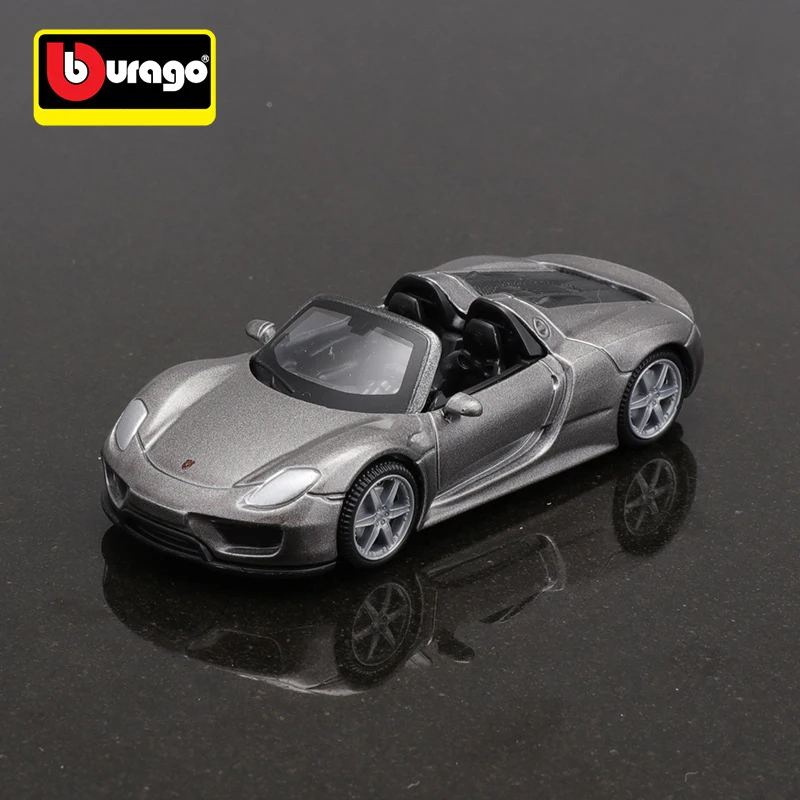 Burago Volkswagen 1/18 シルバー BURAGO 3322 Scale 1/18 | VOLKSWAGEN NEW BEETLE 1998 SILVER