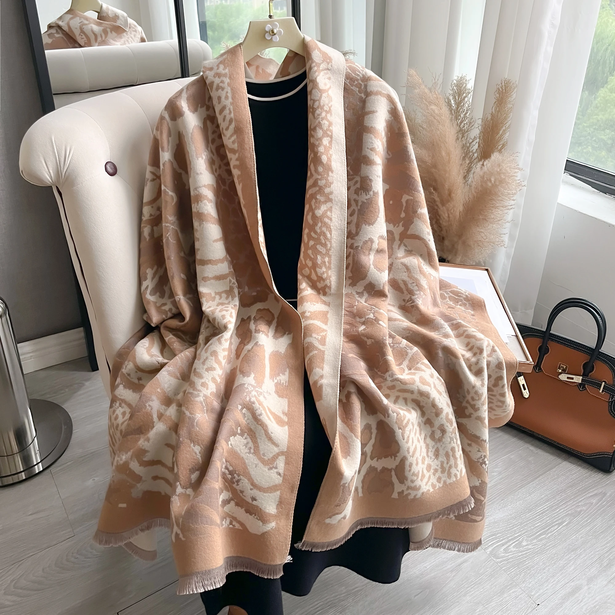 New Luxury Brand Two-Sided Leopard Scarf pashmina Cashmere Soft Warm Fringe Pashmina Shawl Winter Coldproof Windproof Blanket