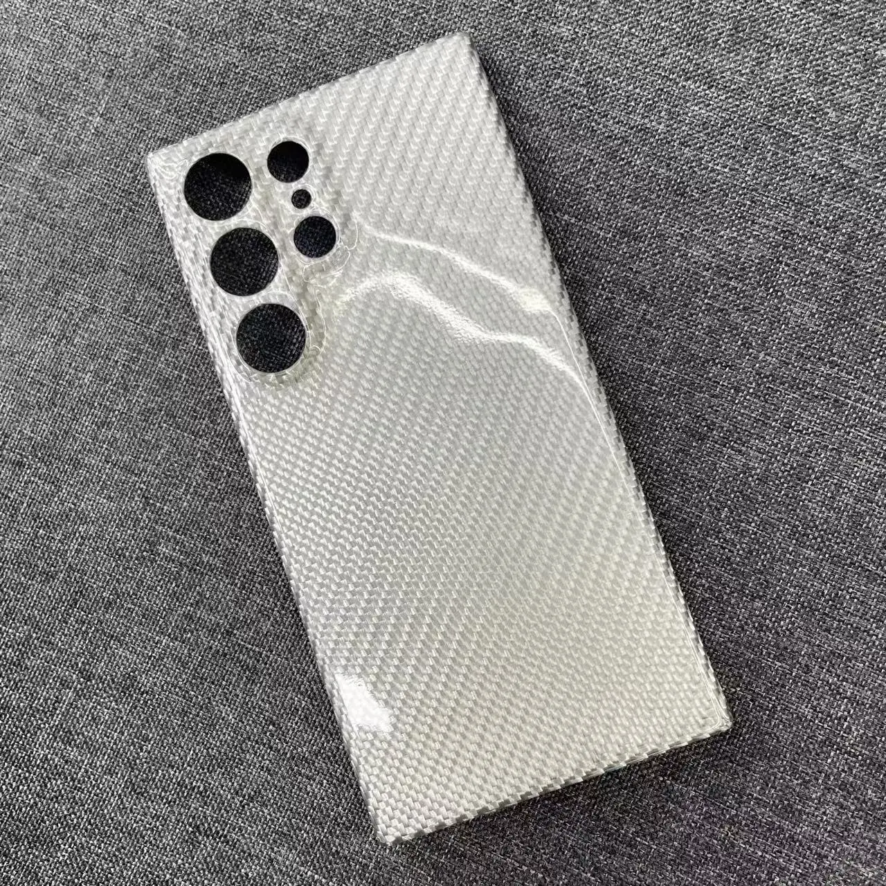 AKATIP Aramid Fiber Carbon Finish Magnetic Luxurious Shockproof Case
