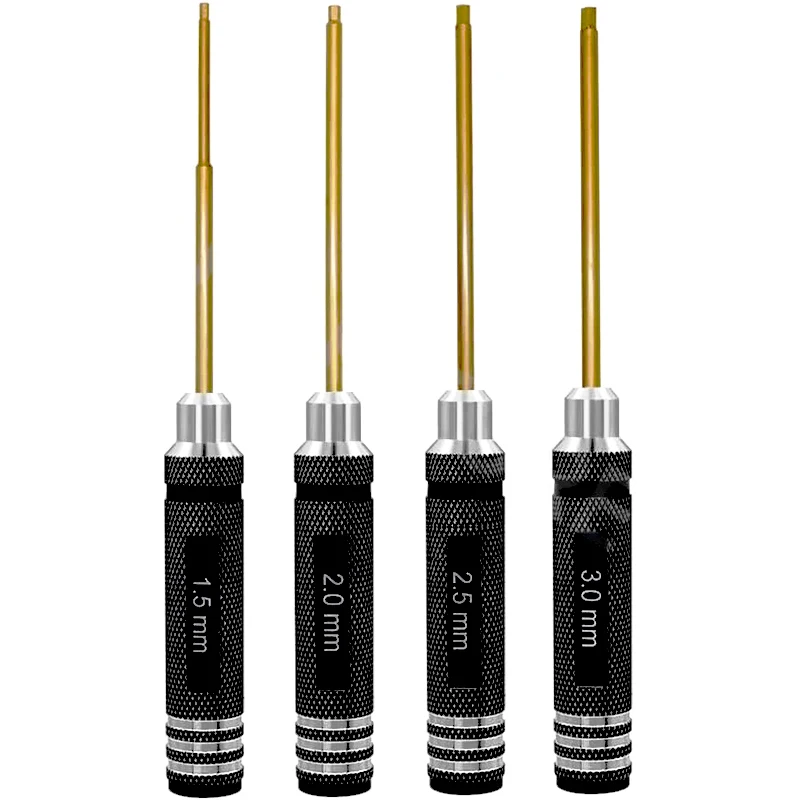 Lot de 4 clés à molette professionnelles 175 mm alignées parallèlement, finition métallique brillante.