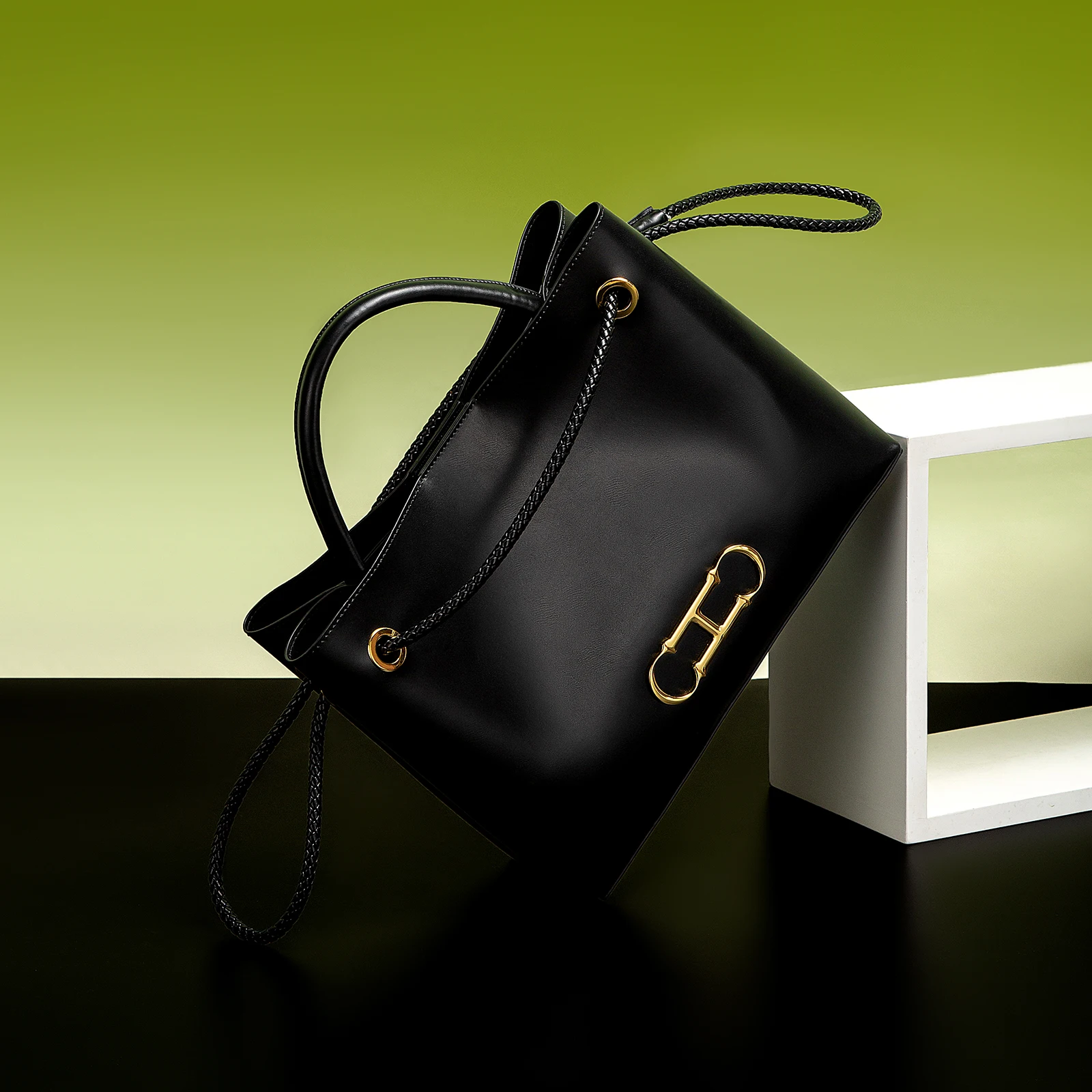 أزياء كلاسيكية ريترو المرأة الجديدة بلون حقيبة كرو...