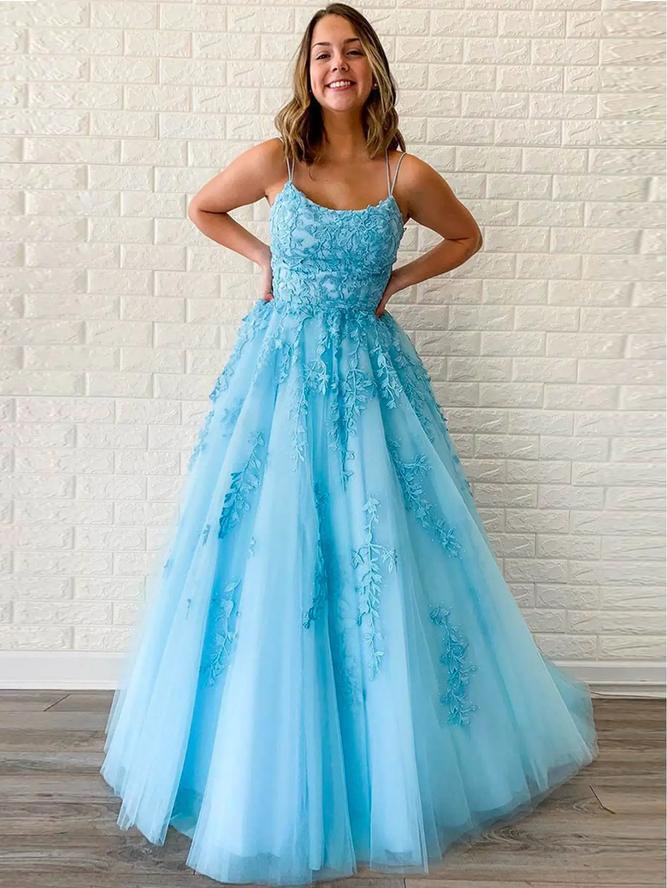 

Blue Tulle A-line Square Collar Spaghetti Straps Prom Dresses Applique Criss-Cross Lace-up Beautiful Formal Evening Dress