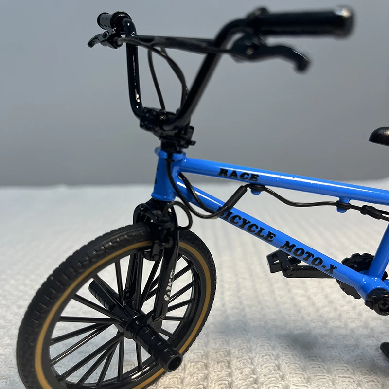 Mini Model Alloy Bicycle Parking Rack Diecast Decoration Metal Mountain Bike Simulation Gifts Toys 1:8