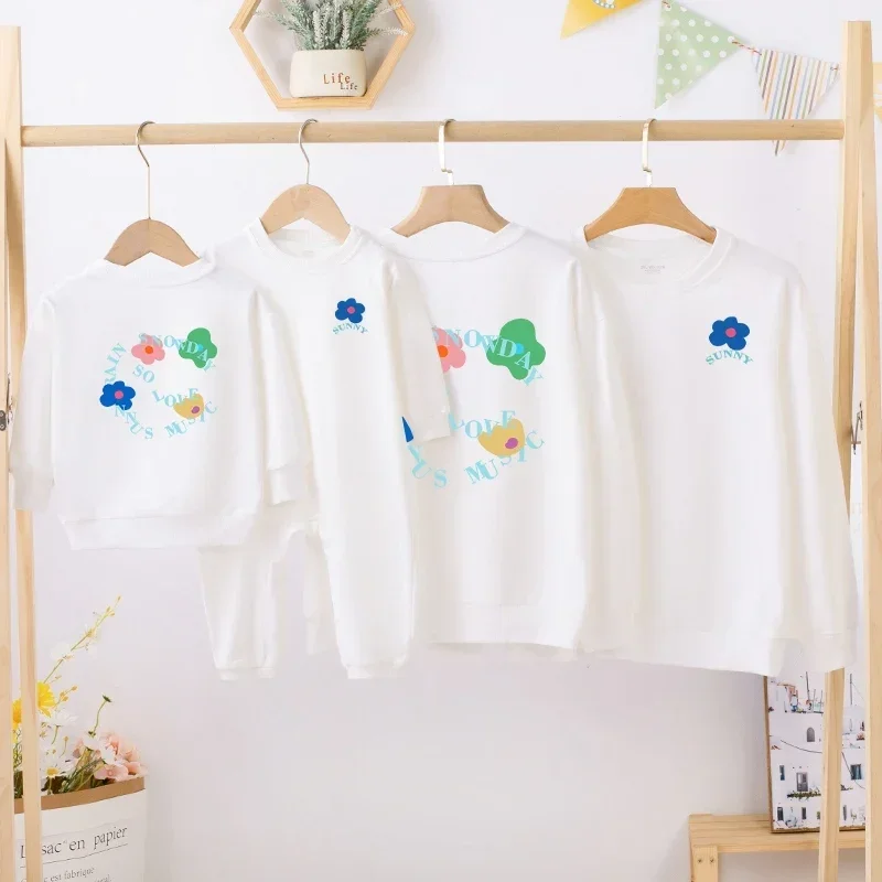 Camisetas navideñas coreanas para madres e hijas, camisetas con estampados florales, conjuntos familiares a juego, sudaderas para padre e hijo, jerséis para parejas