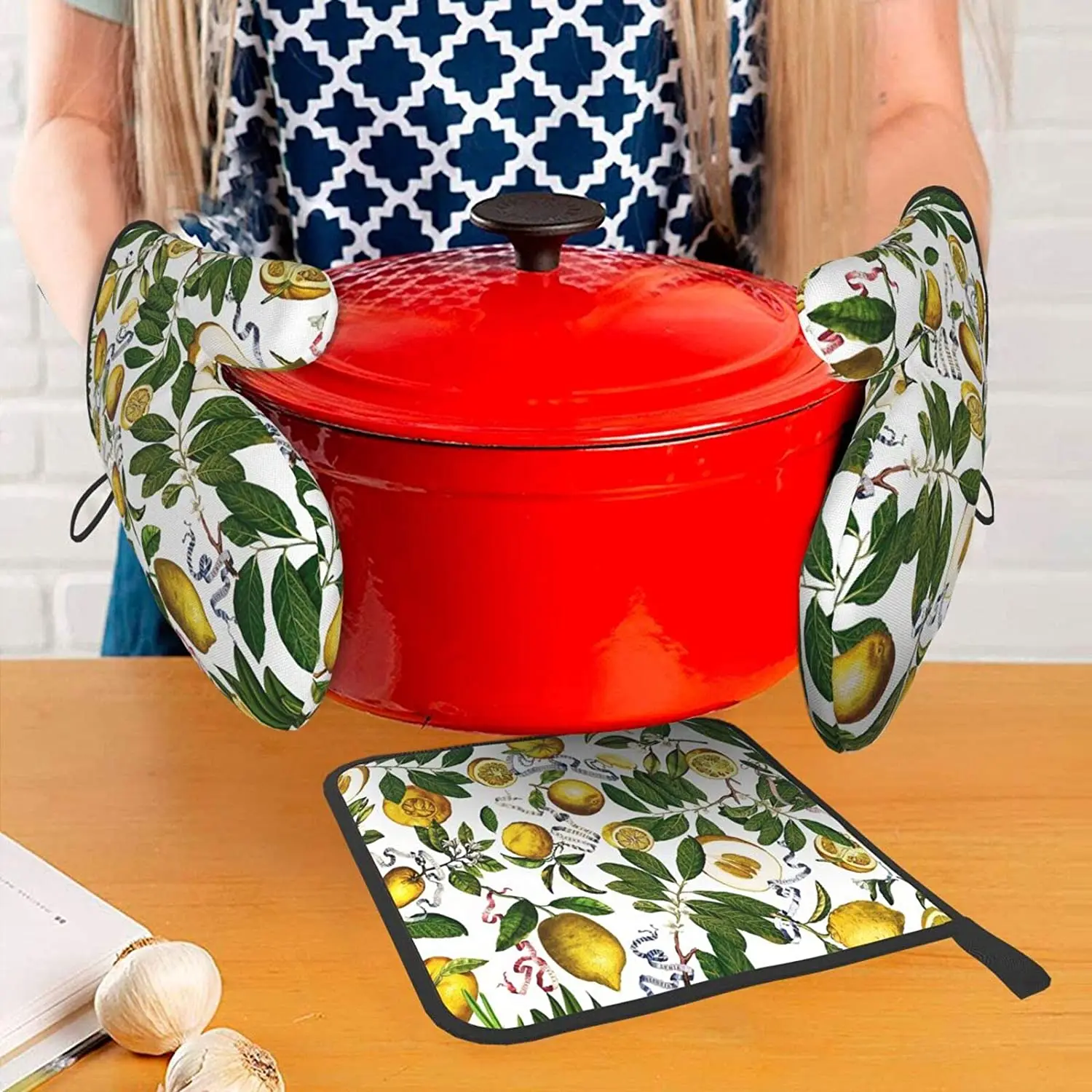 Pure Cotton Non Slip Kitchen Pot Holders and Oven Mitts Set - China Oven  Mitts and Pot Holder price