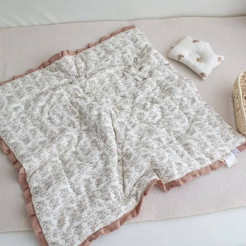 Children's Blanket Lace Trim Comforting Quilt with Dotted Backing Designing, Soft & Breathable Warm Duvet for Kids