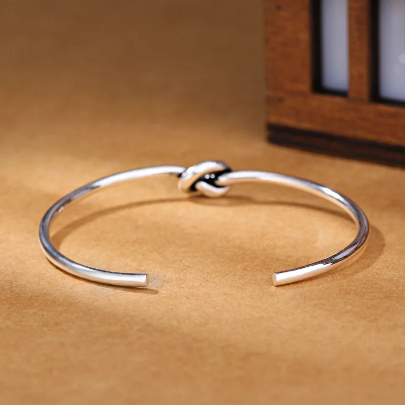Des bracelets authentiques pour homme moderne Des bracelets authentiques pour homme moderne