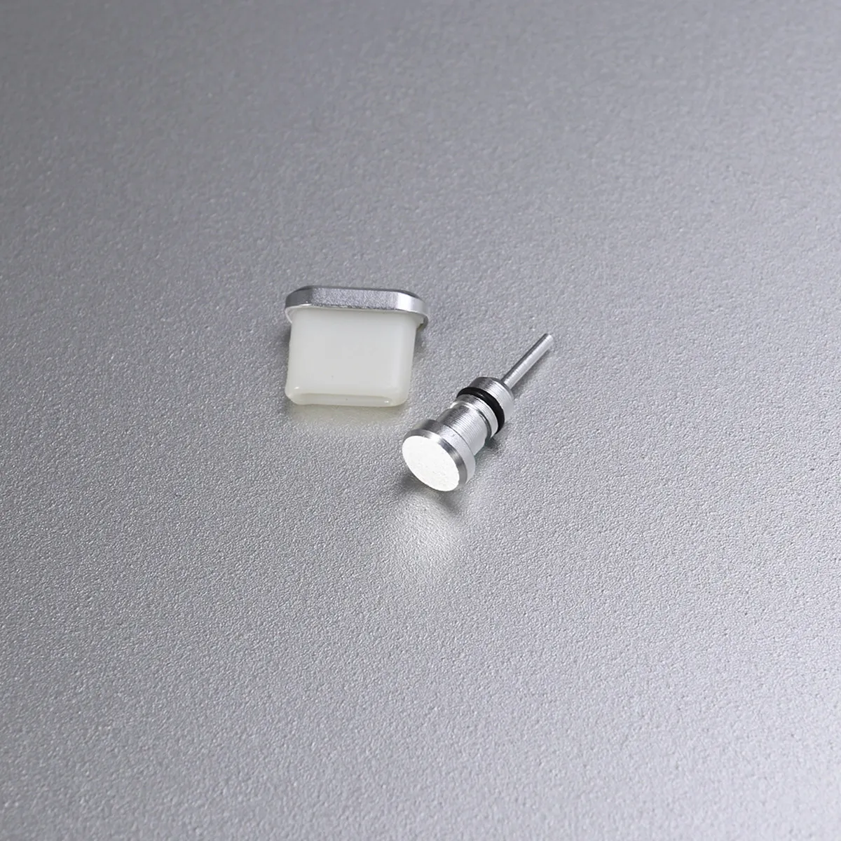 2Pcs 3.5mm 이어폰 잭 먼지 플러그 USB 유형 C 포트 커버 세트 공간 알루미늄 합금 방수 모래 방지 슬림 핏 스마트 폰용