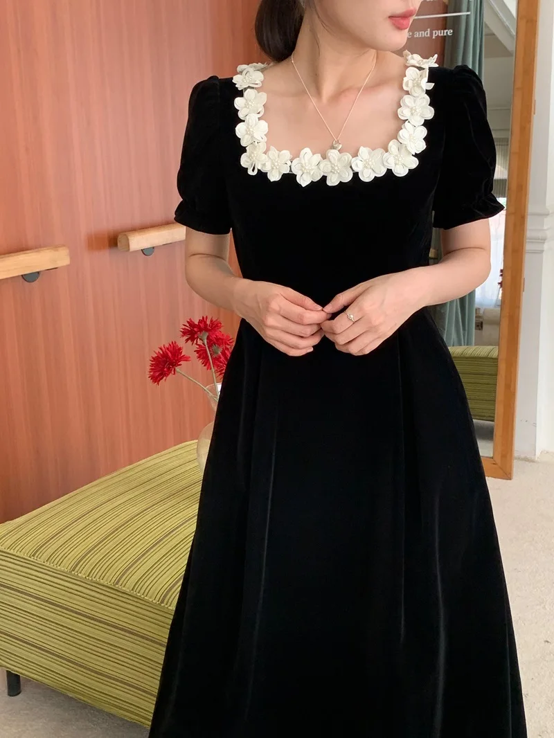 Autumn French Vintage Black Velvet Midi Dresses for Women Puff Sleeves Square Collar A-line Korean Fashion Vestido Mujer New