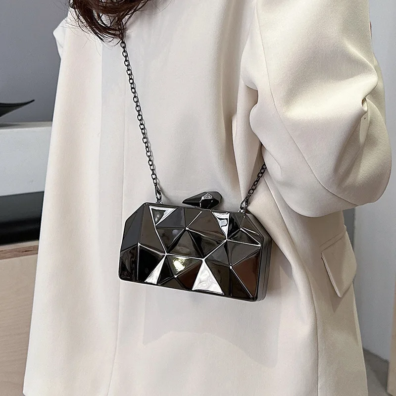Fashionable Crossbody Bags for Women 2024 New Metallic Mini Shell Evening Bag Unusual Party Cute Chain Small Shoulder Bag Woman