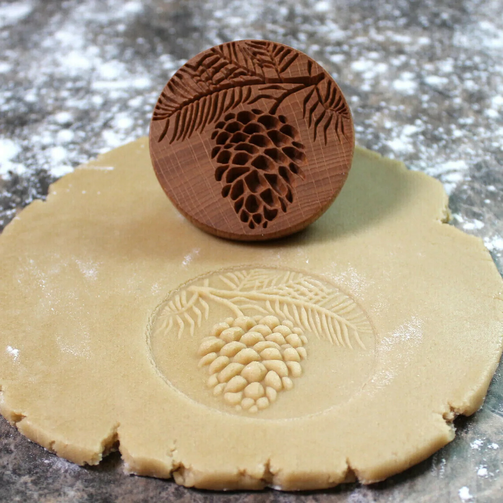 Shortbread Baking stone - 8 mould with thistle pattern : : Home